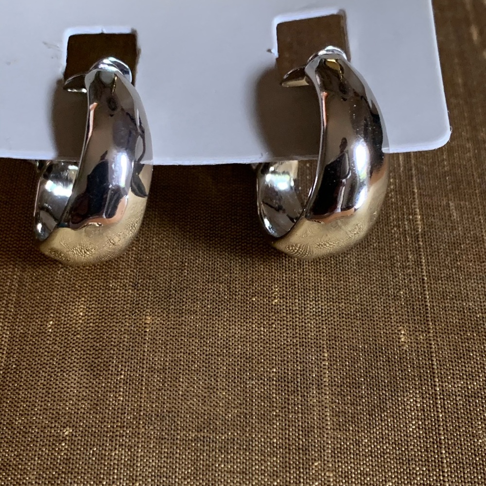 ♥️♥️♥️SOLD...CHICO CLIP ON SILVER EARRINGS.  NWT